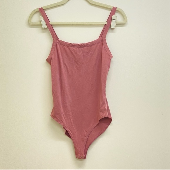 Forever 21 Tops - FOREVER21 Square Neck Mauve Bodysuit Size Medium